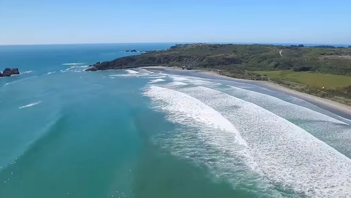Tauranga Bay surf, Tauranga Bay surf spot, West Coast South Island, New Zealand.